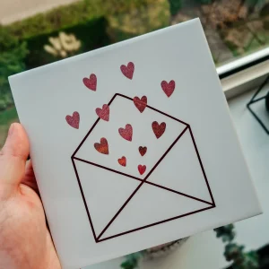 Post met liefde Handgemaakt tegeltje "post met liefde"